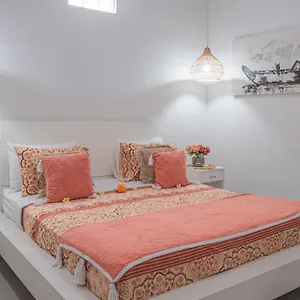 Mali , Legian (Bali) Indonesia